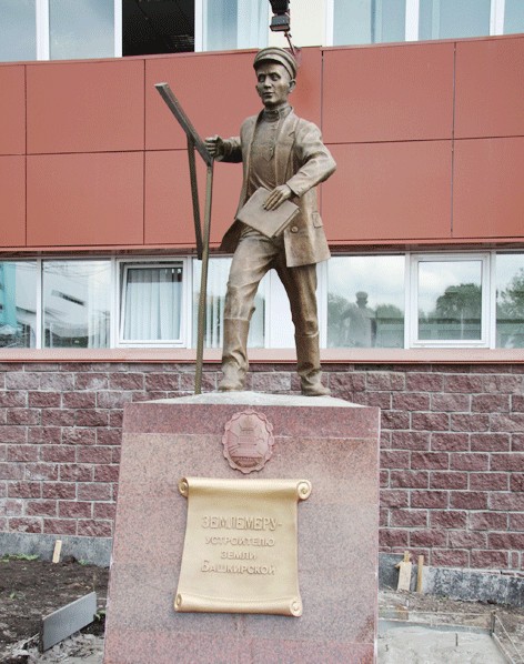 10 самых веселых памятников в России