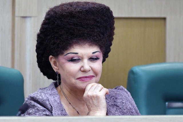Американка не мыла голову год и нашла моль