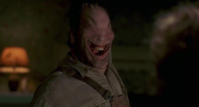 Анджелину Джоли не узнали на новых кадрах из колледжа дочери