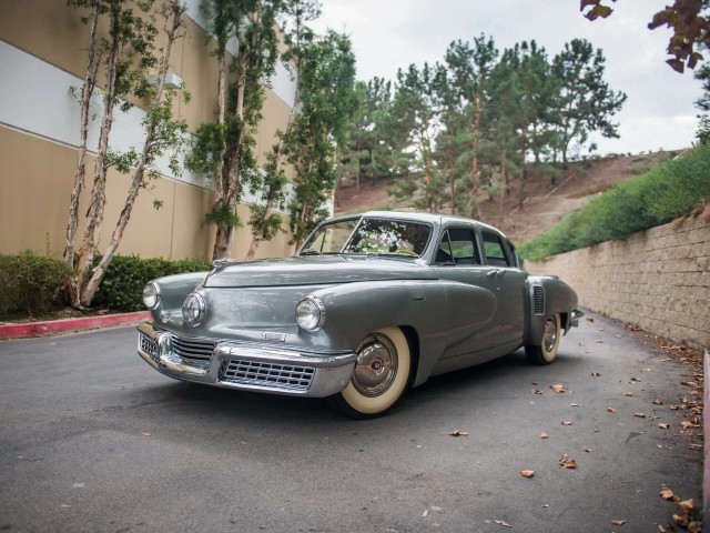 Tucker 48: фара, которая смотрит в поворот