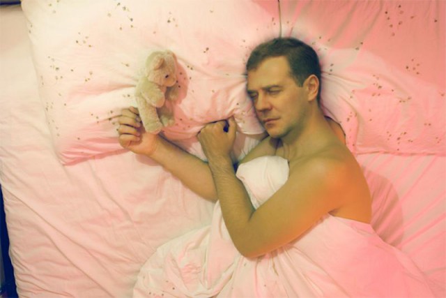 Медведев забанил Навального в Instagram