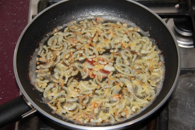 Пирог с мойвой