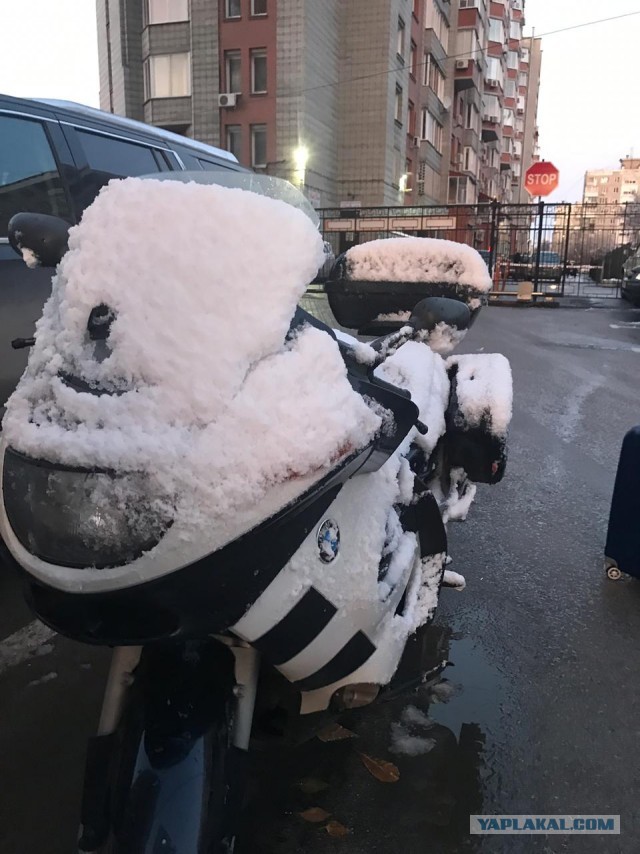 Открыл дверь и завалил междурядника...