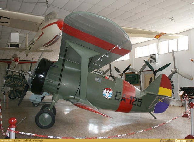 "Ублюдок из Коннектикута". F4U Corsair