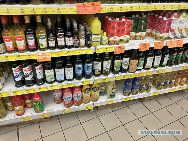 Немцев попросили "воздержаться от дискуссий" перед пустыми полками