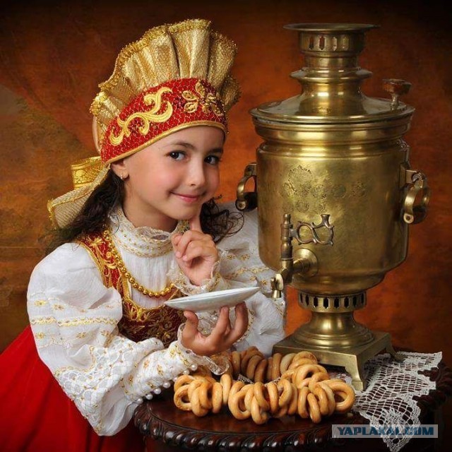 Почему женщины одним "дают" сразу, а других матросят месяцами