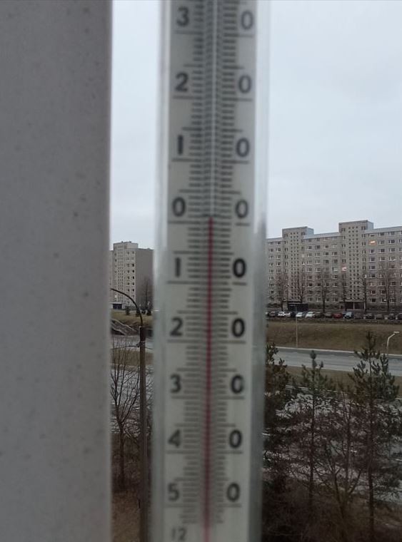 Кто-то из них врёт