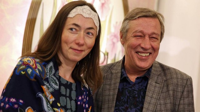 Михаил Ефремов официально развелся со своей пятой женой Кругликовой после 23 лет брака