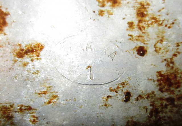 Он не вернулся из боя. Нужно опознать фрагменты самолета.