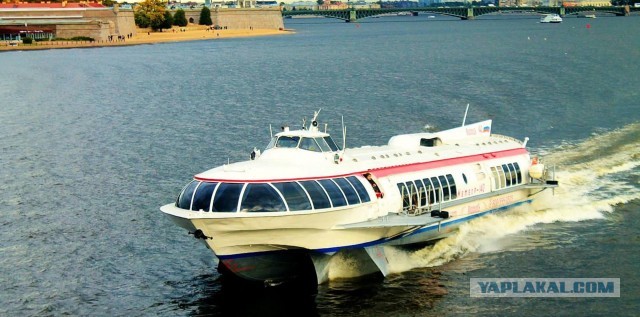 Теплоход "Метеор" победил в голосовании за символ для банкноты 1000 рублей