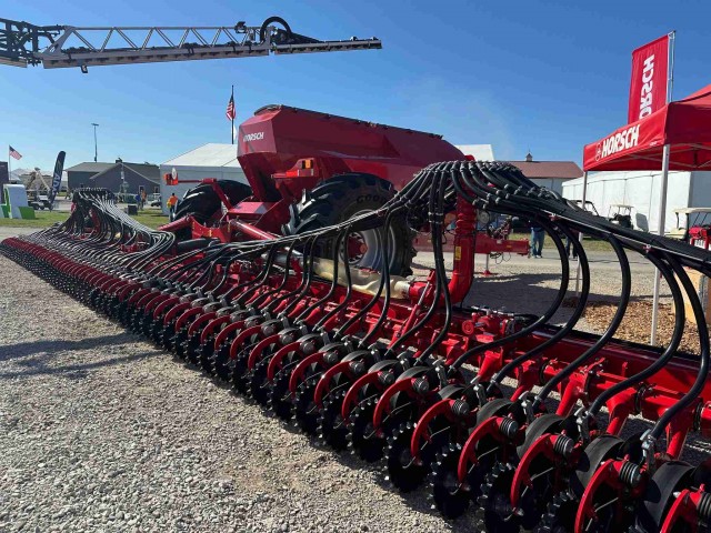 Экскурсия по миру сельхозмонстров. Farm Progress Show 2025