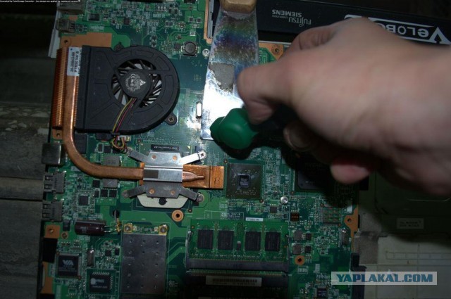 Шпатель и зажигалка