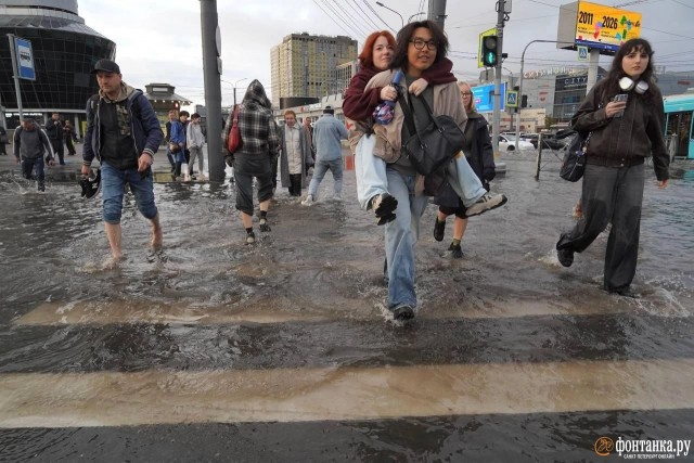 Пакеты на ногах и «воды по колено»