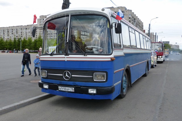 Парад ретро-техники в Санкт-Петербурге