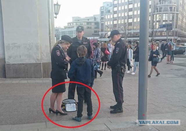 Полиция Москвы принесла извинения родителям за задержание 9-летнего мальчика, читавшего стихи вслух