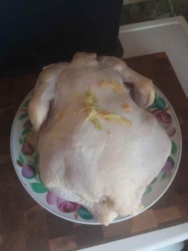 Куриная тушка (рулет) лишенная скелета (poulet désossé)  