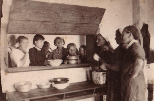 Я ведь умру, умру, а так хочется жить, уехать, жить, жить!Блокадный дневник Юры Рябинкина.