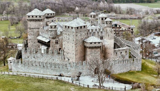 Самые красивые исторические замки.