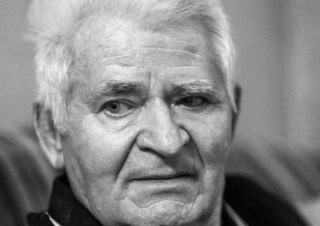 Уходят легенды.