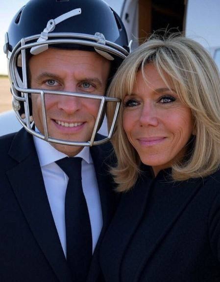 Елисейский дворец опубликовал фото президентской четы, доказывающее, что никаких проблем в семье нет.