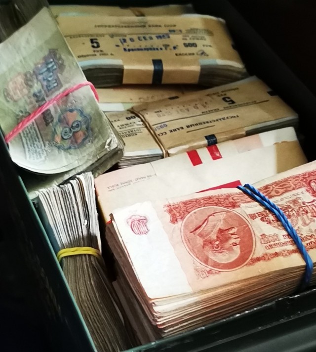 Нашел в багажнике Мерседеса...