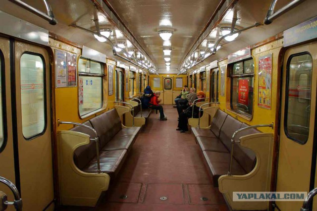 Вагоны метро разных стран