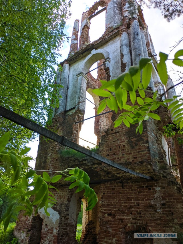Путешествие по реке Чепца к заброшенной церкви