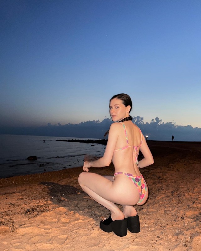 Ленка, я уже позирую, давай фоткай