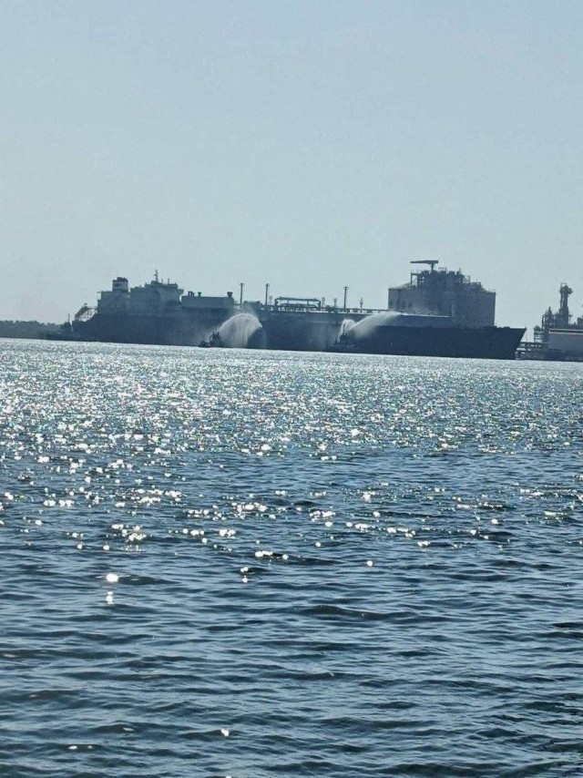 Неизвестные БПЛА атаковали американский газовоз в египетском порту Дамиетта в Средиземном море