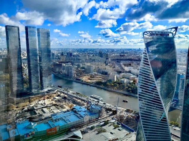 Жить в Москве- то, что за окном и каждый день