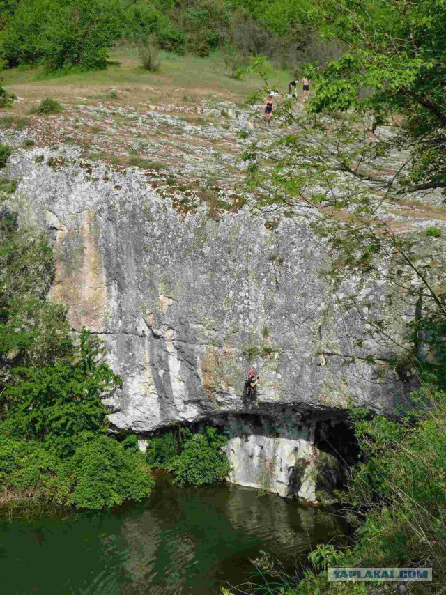 По пещерам Караби, прыги Качи-Кальона,