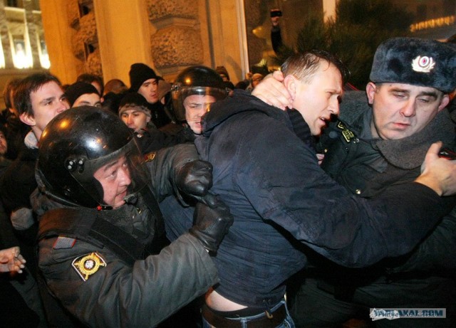 Митинги в Москве: Чистые Пруды и Триумфальная пл