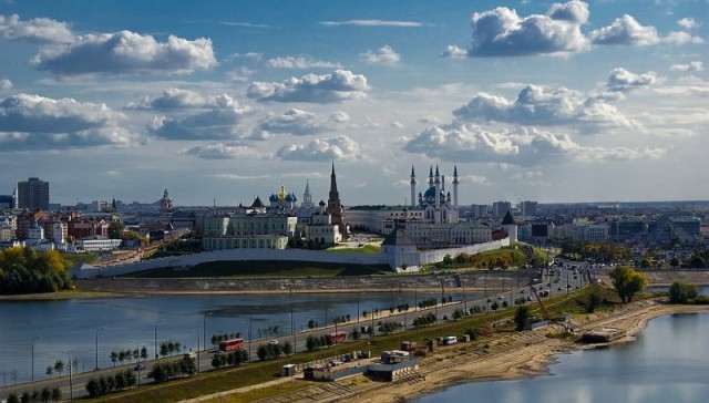 Казань и Владивосток: кто воскрешает города?