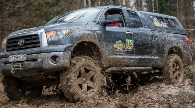 Гниющий UAZ Patriot и два отличных японца!