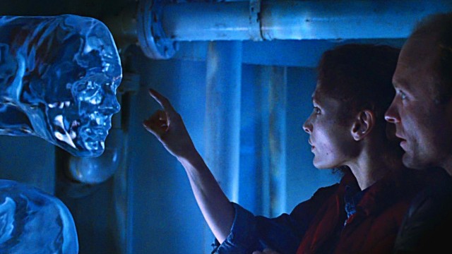 Сегодня 30 лет исполнилось фильму «Бездна»: великолепный подводный ад Джеймса Кэмерона