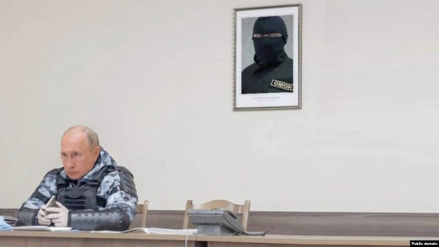 Фотограф Дмитрий Марков продал за 2 млн рублей снимок, ставший символом преследования Алексея Навального