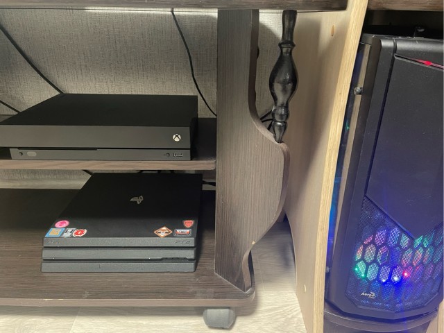 Домашняя игровая атмосфера 90-х