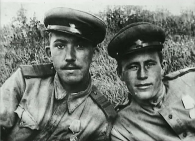 Служили два товарища