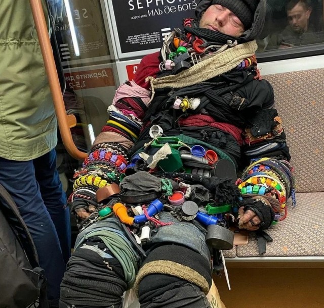 Свежие модники из метрополитена