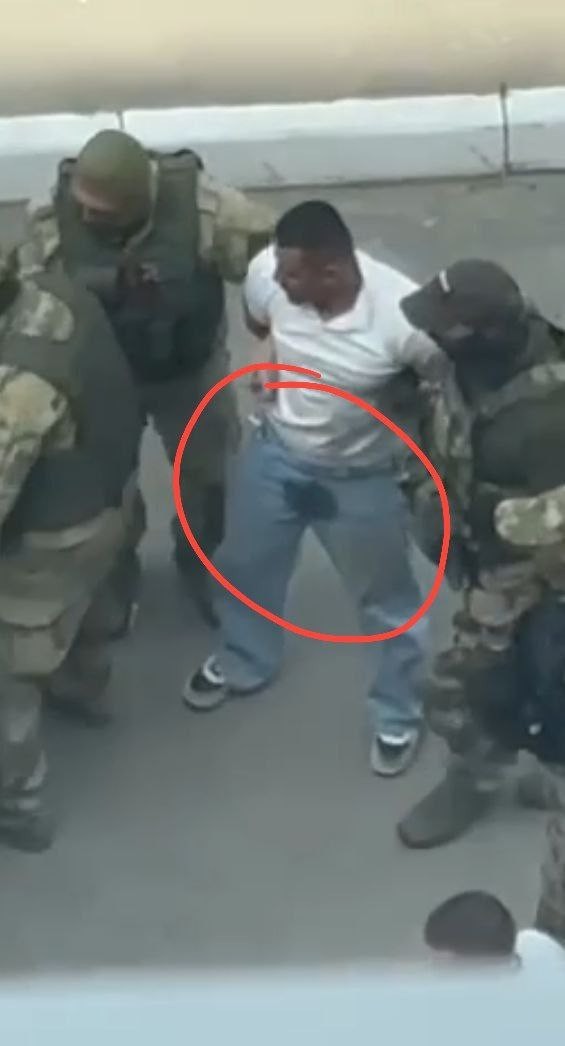 Саранск: блогер-мигрант который провозгласил себя хозяином города, но обоссался при задержании.