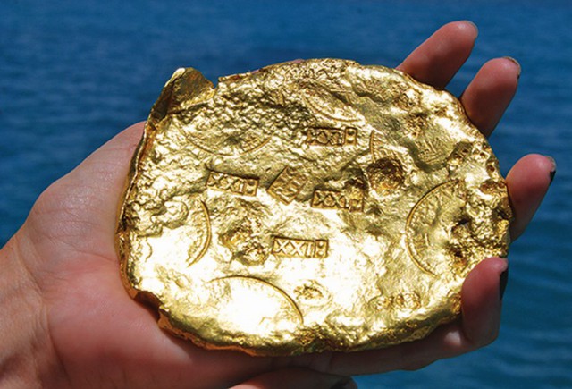 10 самых ценных кладов, поднятых с морского дна