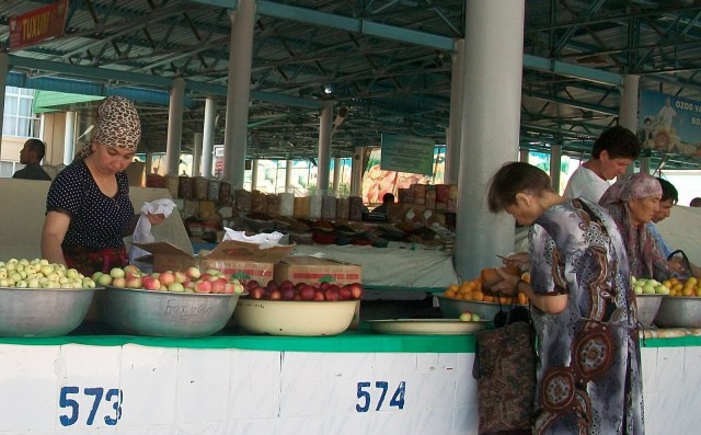 Сегодня на Фархадском базаре в Ташкенте