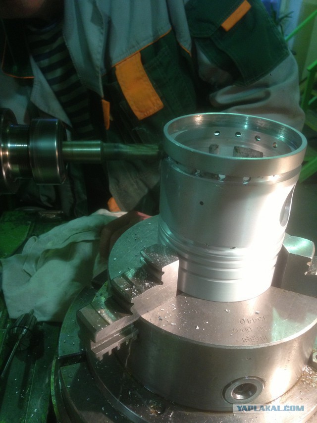 Корпус для усилителя из поршня