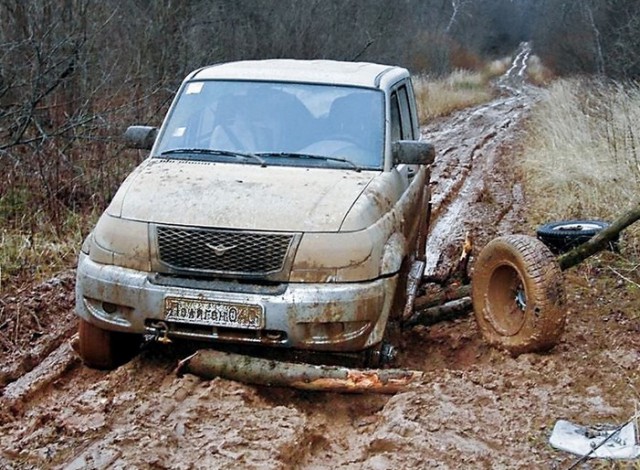 Гниющий UAZ Patriot и два отличных японца!