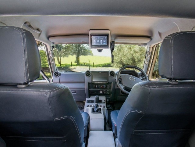 Технологичный автодом на базе Toyota Land Cruiser 70