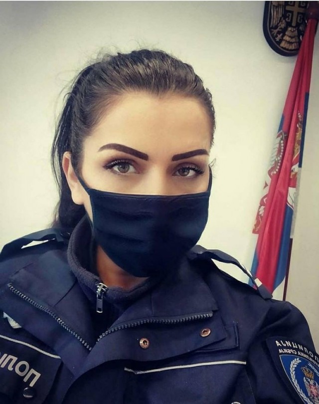 Девушки в униформе