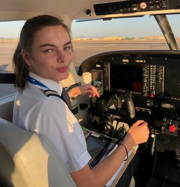 21-летняя британка умерла от укуса комара в лоб. Инфекция проникла ей в мозг