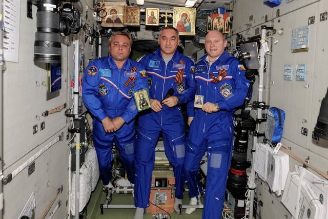 Прикольные и просто красивые картинки 11.04.2023: с Днём Космонавтики, друзья!