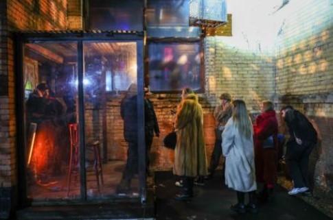 Лефортовский суд Москвы решил, что «голая вечеринка» Ивлеевой была направлена на распространение нетрадиционных секс. отношений