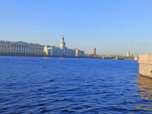 В эти минуты в Петербурге снегопад